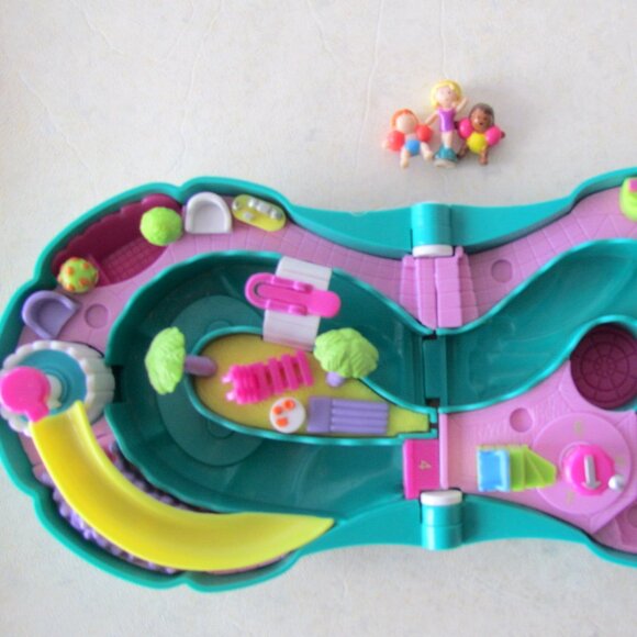 VINTAGE POLLY POCKET SPLASH & SLIDE w 3 ORIGINAL PEOPLE, WATER PARK, USES WATER! - Picture 6 of 10